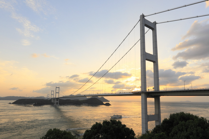 来島海峡大橋の夜明け_秋(愛媛県今治市)イメージ１２